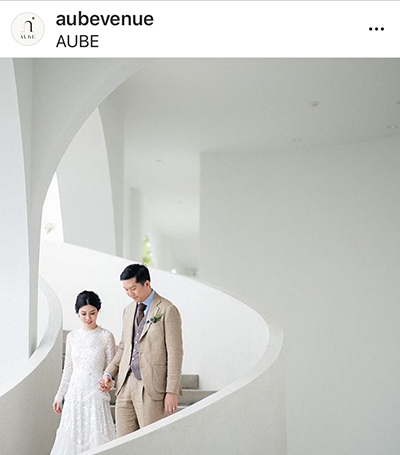 หากความรัก ของคุณสุกงอม จนอยากจะขอโอบกอดเธอไว้ในอ้อมแขนตลอดไป ขอให้ สถานที่ Aube เป็นอีกหนึ่งอ้อมกอด ที่จะโอบความสุข ให้กับทุกคู่รัก