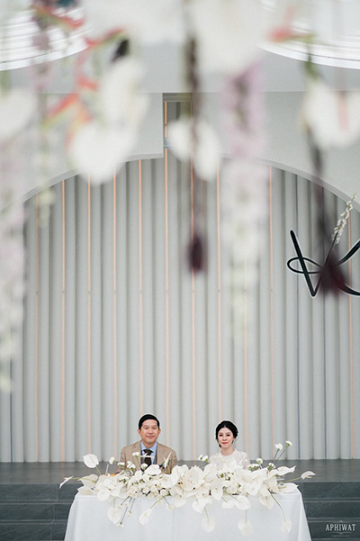 หากความรัก ของคุณสุกงอม จนอยากจะขอโอบกอดเธอไว้ในอ้อมแขนตลอดไป ขอให้ สถานที่ Aube เป็นอีกหนึ่งอ้อมกอด ที่จะโอบความสุข ให้กับทุกคู่รัก