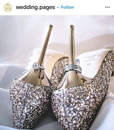 เจ้าสาว สายแฟชั่น นำเทรนด์ ไม่ควรพลาด กับชุดเจ้าสาว ที่มีความระยิบระยับกับงานปักโทนสีเงินมัลทิลิค ที่นำสมัย