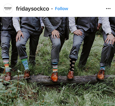 Groom’s colorful socks เชื่อหรือไม่ ว่าถุงเท้า ก็กลาย แฟชั่นนำเทรนด์ ที่สร้างสีสัน สนุกสนาน ให้กับเจ้าบ่าวได้