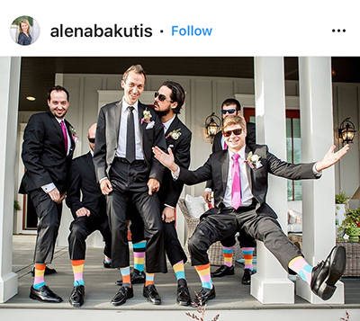 Groom’s colorful socks เชื่อหรือไม่ ว่าถุงเท้า ก็กลาย แฟชั่นนำเทรนด์ ที่สร้างสีสัน สนุกสนาน ให้กับเจ้าบ่าวได้