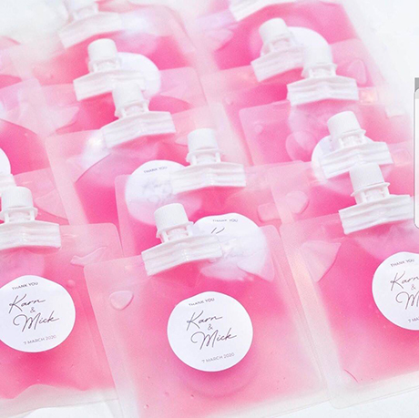 Hend Gel เจล แอลกอฮอล์ล้างมือ ของชำร่วยที่เข้ากับสถานการณ์ตอนนี้ ทั้งเก๋ นำเทรนด์ และมีประโยชน์ ใช้งานได้จริงๆ