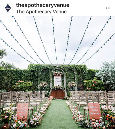 The Apothecary มีรากศัพท์ มาจากภาษากรีก โบราณ ซึ่งหมายถึงคนปรุงยา ที่จะมาปรุงความสุขให้กับทุกงานเลี้ยงในสถานที่ ที่เต็มไปด้วยเสน่ห์และมนต์ขลังแห่งนี้