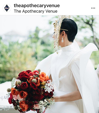 The Apothecary มีรากศัพท์ มาจากภาษากรีก โบราณ ซึ่งหมายถึงคนปรุงยา ที่จะมาปรุงความสุขให้กับทุกงานเลี้ยงในสถานที่ ที่เต็มไปด้วยเสน่ห์และมนต์ขลังแห่งนี้