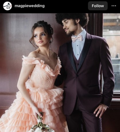 ไอเดียชุดแต่งงานสีพีช Peach Fuzz ตาม Pantone color