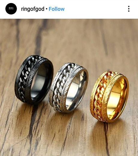 แหวนหมั้นผู้ชายดีไซน์เรียบง่าย มองเผิน ๆ คล้ายยางรถยนต์ มีให้เลือกถึง 3 สี สีดำน่าค้นหา สีเงินสุดเท่ สีทองเสริมหรู